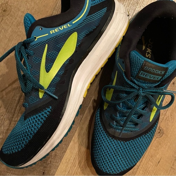 Brooks | Revel Running Sneakers main image 8